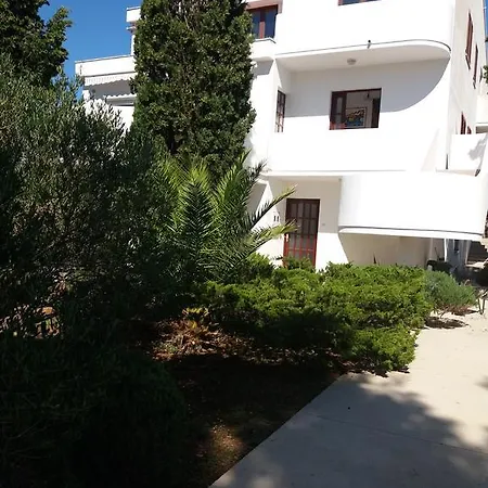 Delfina Апартаменты *